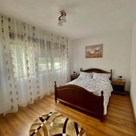 شقة Apartament Sunshine Orşova المظهر الخارجي الصورة